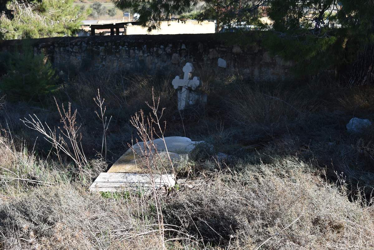 Ελληνορθόδοξο Κοιημητήριο Φυλλιάς