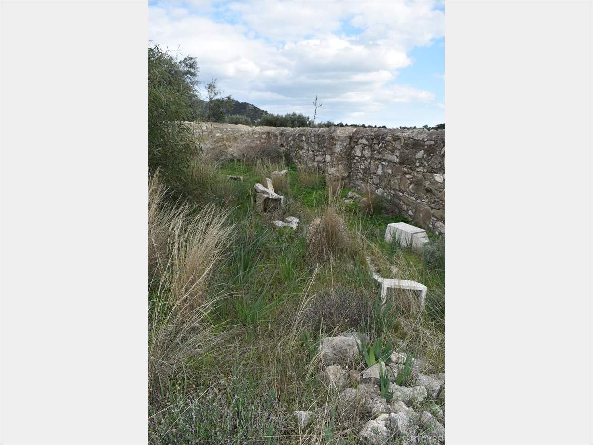 Νέο Ελληνορθόδοξο Κοιημητήριο Μανδρών