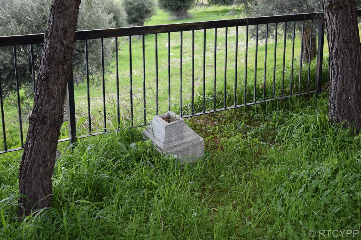 Παλαιό Ελληνορθόδοξο Κοιημητήριο Μανδρών