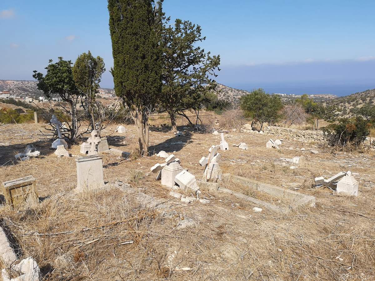 Ελληνορθόδοξο Κοιμητήριο Καλογραίας