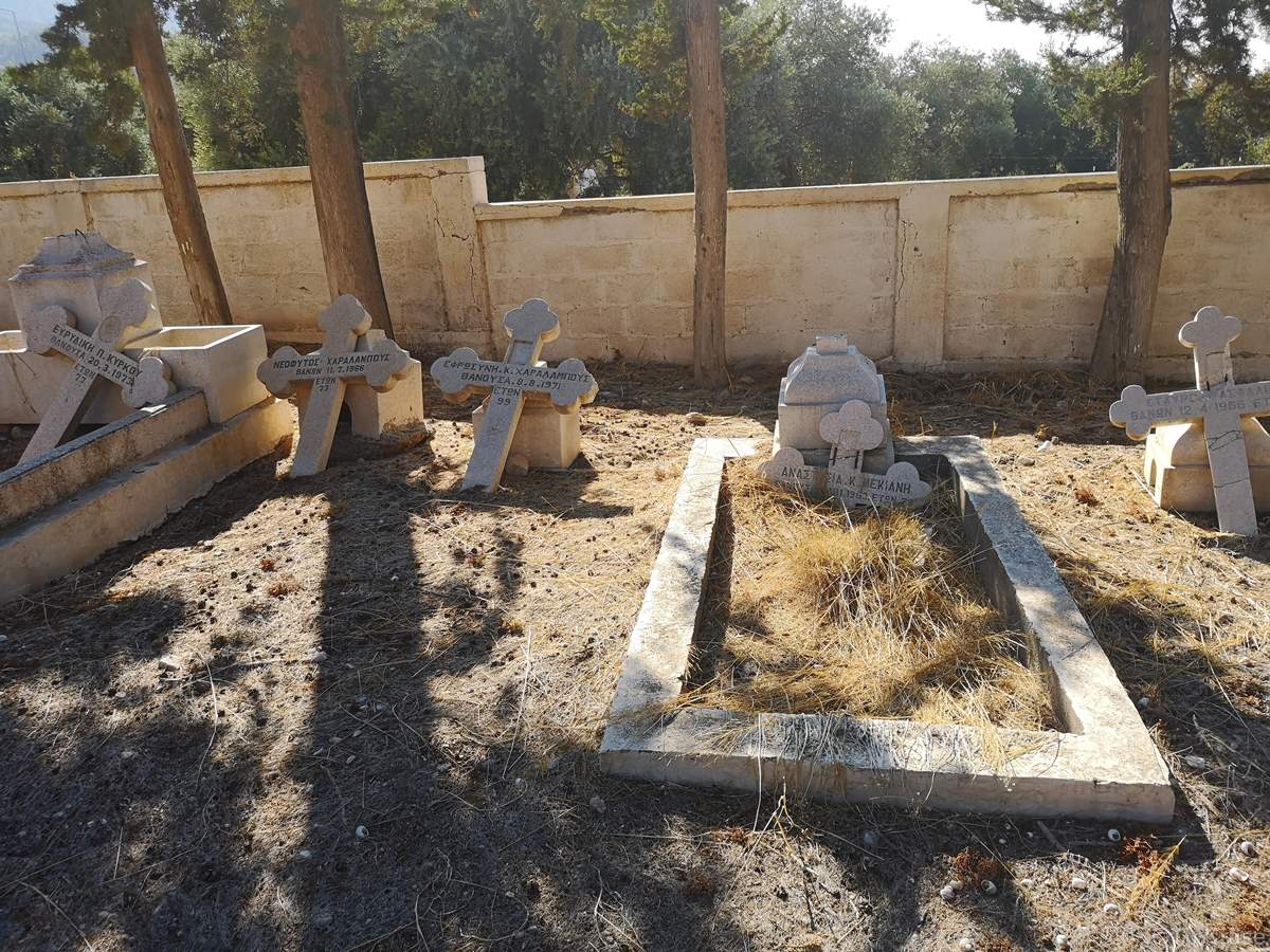 Ελληνορθόδοξο Κοιμητήριο Καραβά