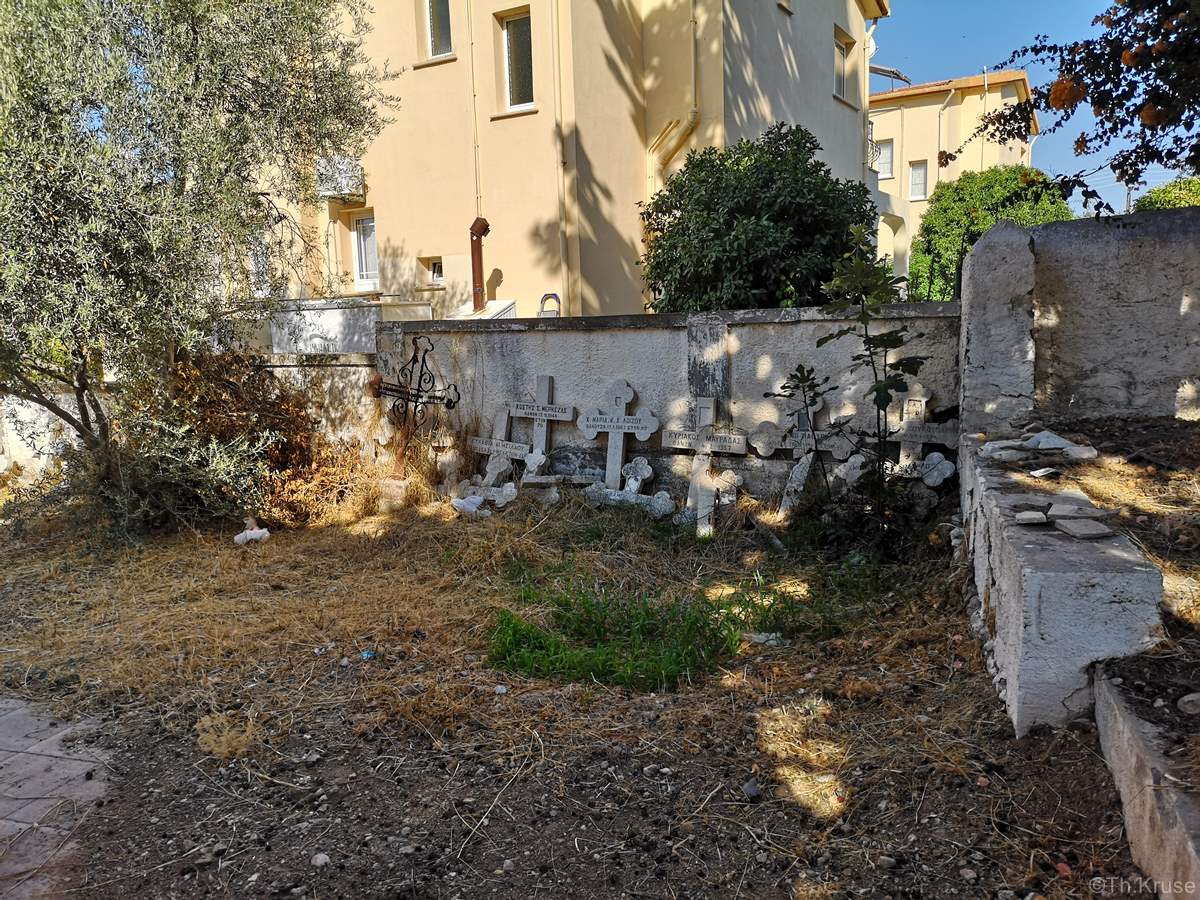 Ελληνορθόδοξο Κοιμητήριο Καραβά