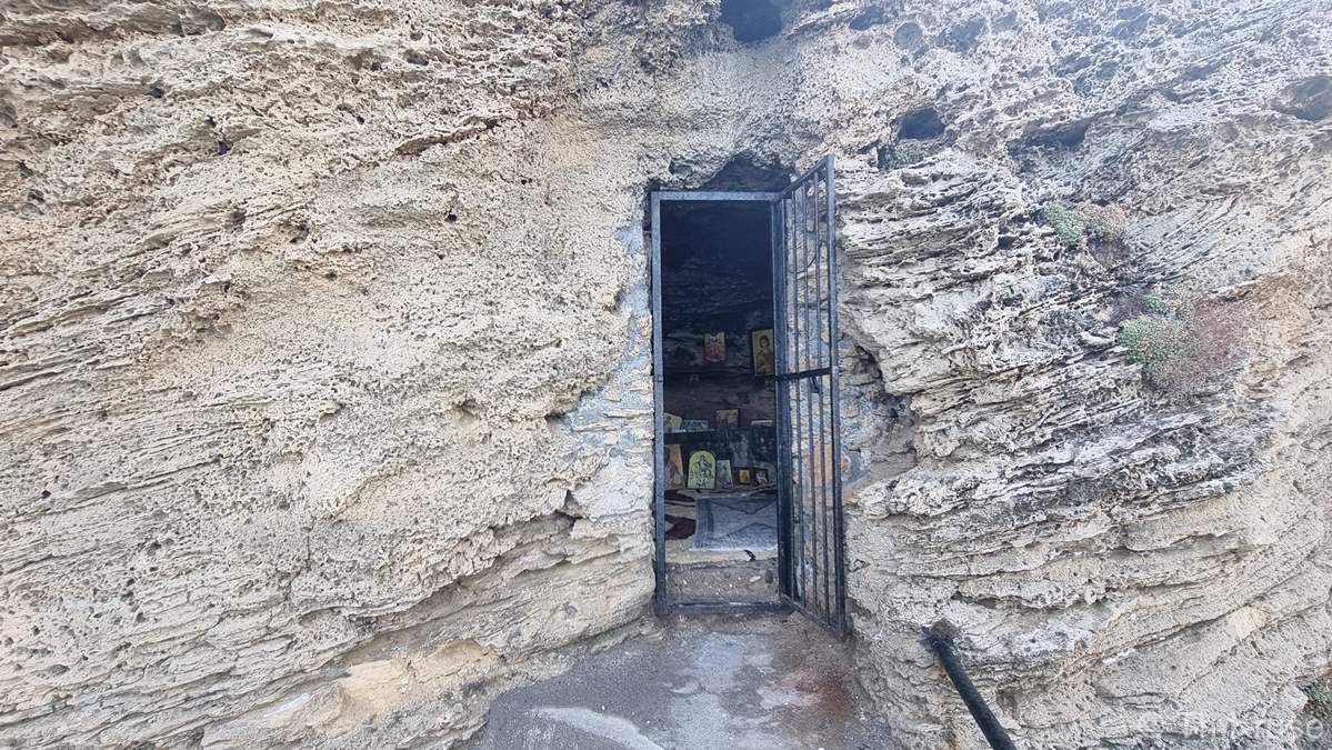 Παρεκκλήσι και Σπήλαιο Αγίου Φανουρίου