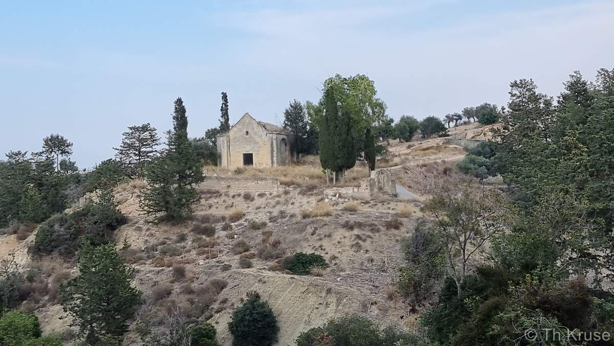 Παρεκκλήσι κοιμητηρίου Αγίας Φωτεινής Ακανθού