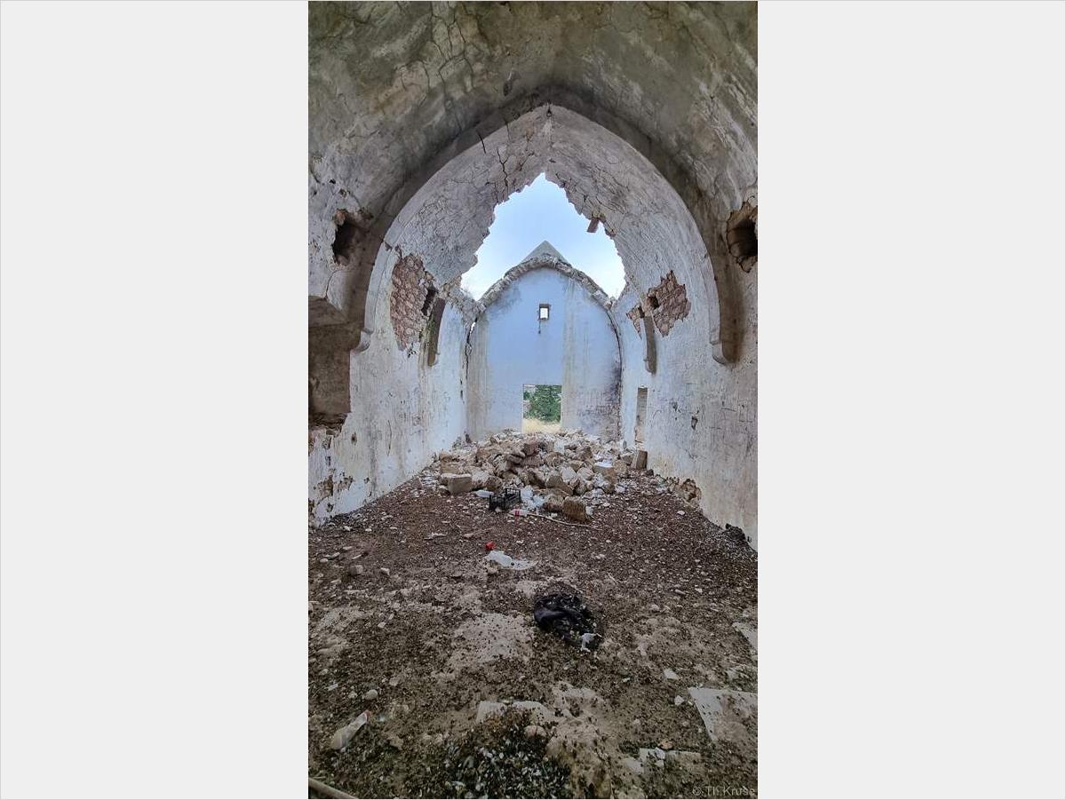 Παρεκκλήσι κοιμητηρίου Αγίας Φωτεινής Ακανθού