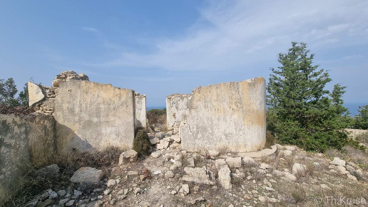 Παρεκκλήσι κοιμητηρίου Αγίου Ιωάννη Θεολόγου Φλαμουδίου