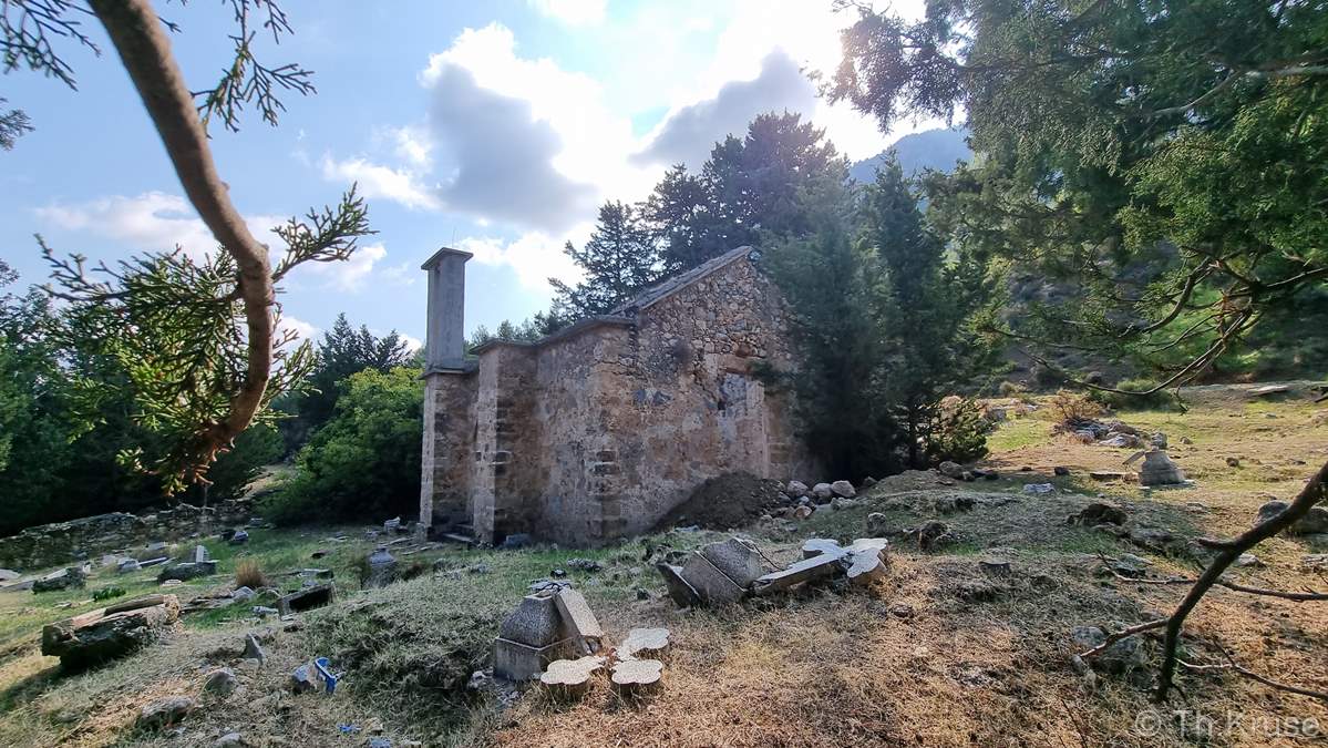 Παρεκκλήσι κοιμητηρίου Αρχαγγέλου Λαπήθου
