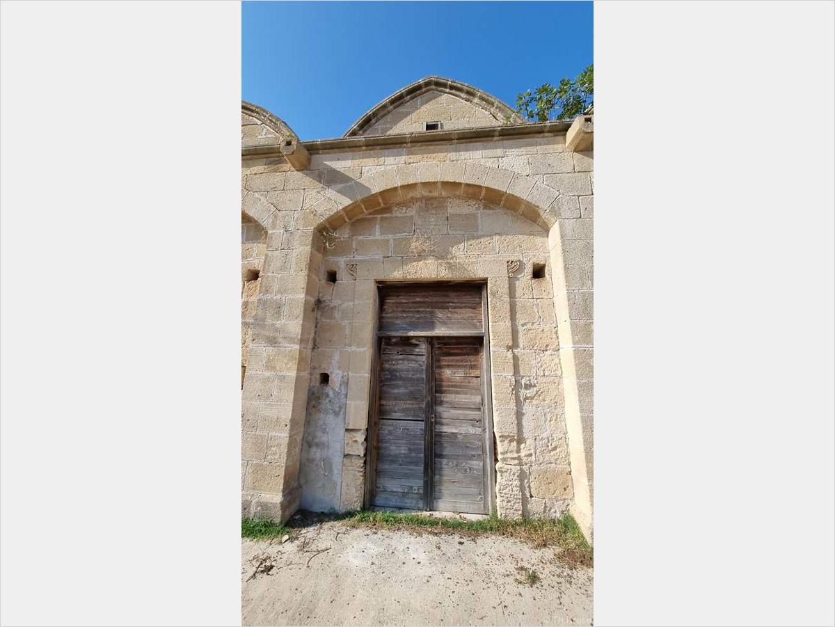 Εκκλησία κοιμητηρίου Παναγίας