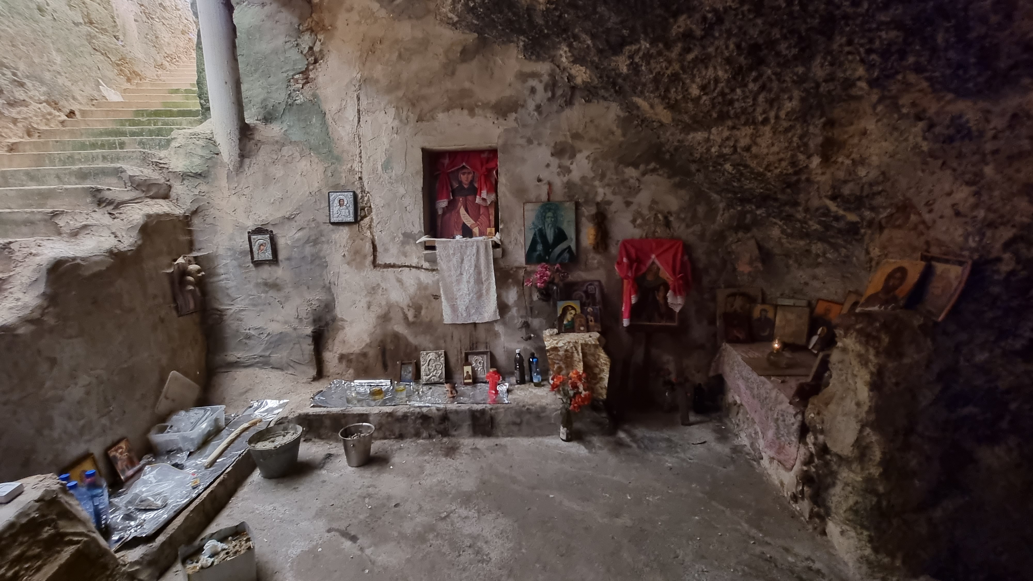 Εκκλησία Αγίας Φωτεινής (Σπήλαιο)