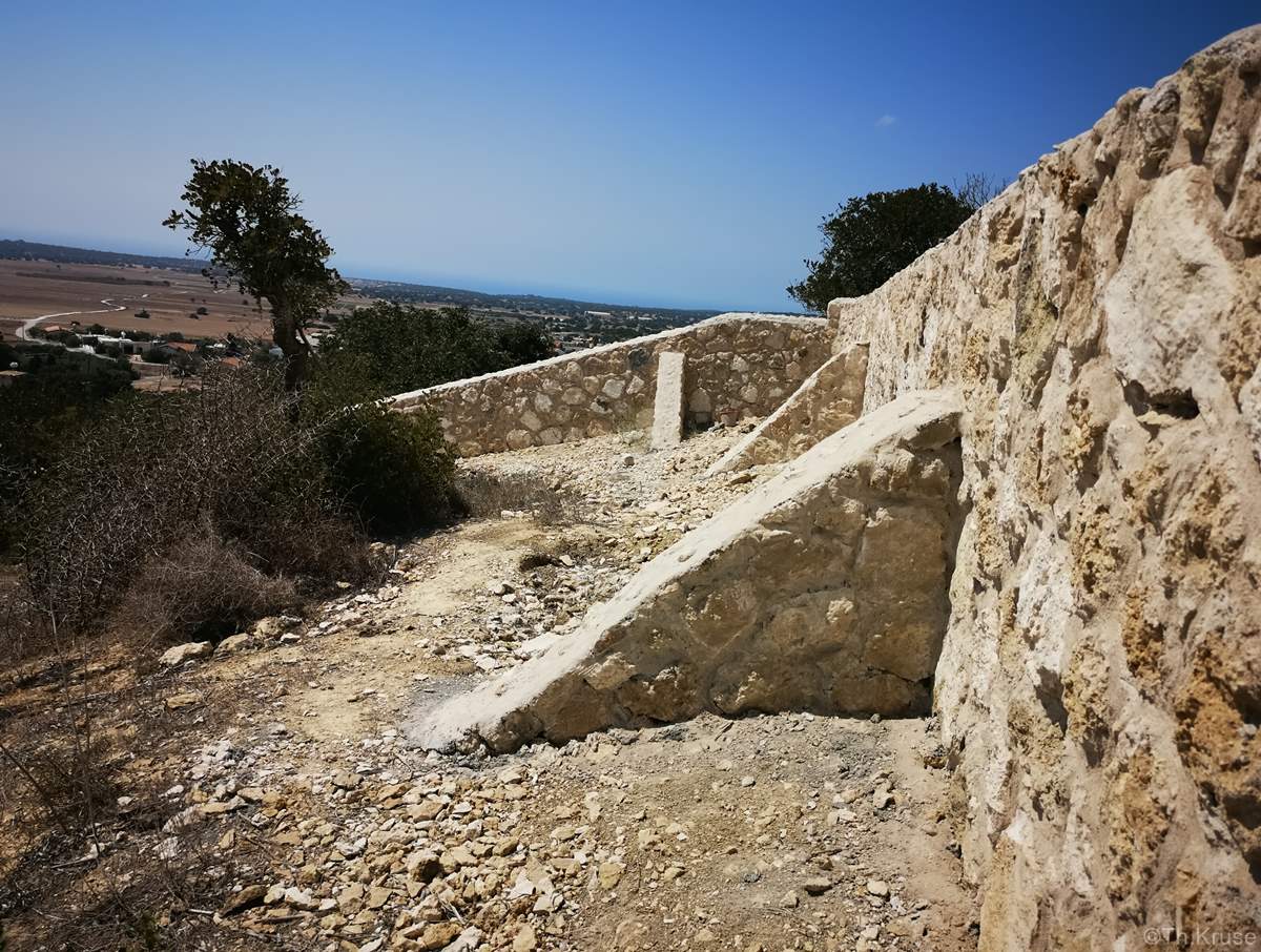 Παλαιό Μαρωνίτικο Κοιημητήριο Κορμακίτη
