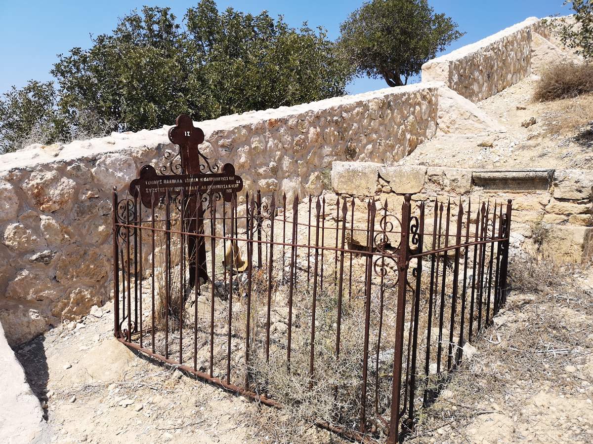 Παλαιό Μαρωνίτικο Κοιημητήριο Κορμακίτη