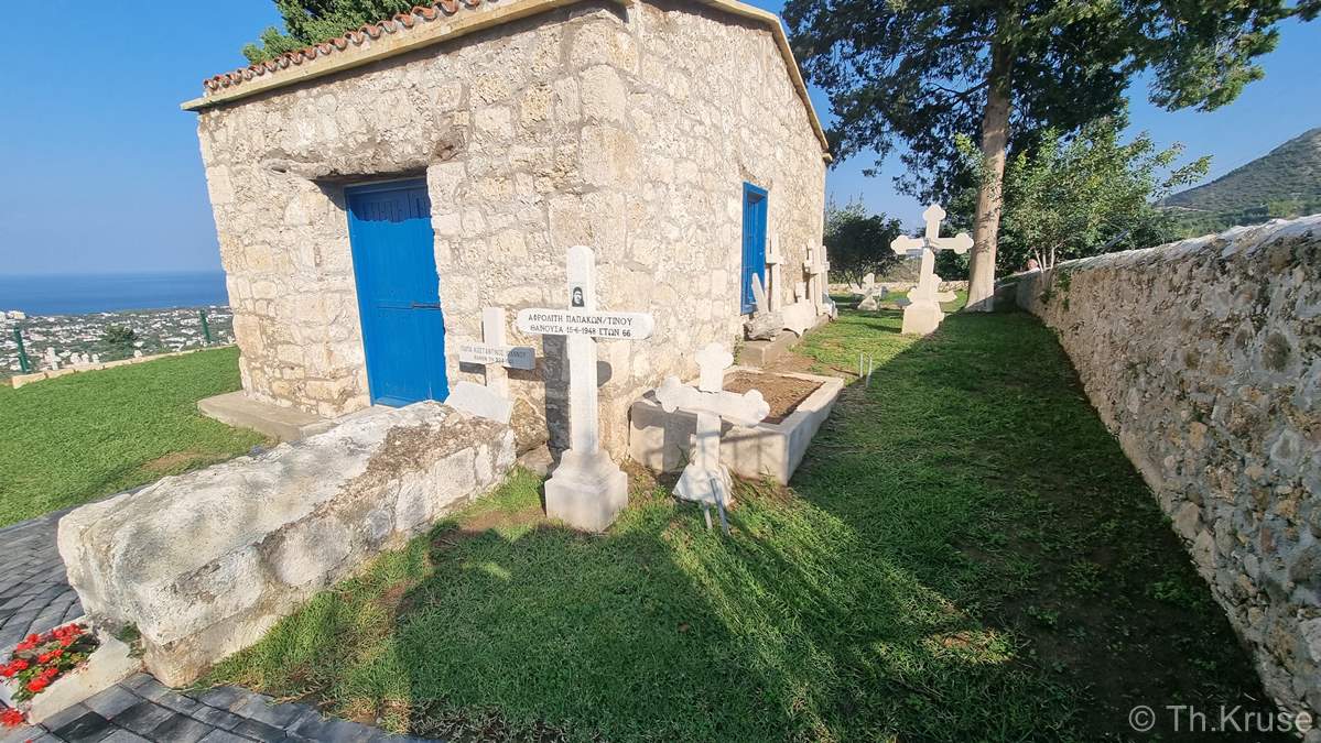 Παρεκκλήσι κοιμητηρίου Αγίου Φωτίου