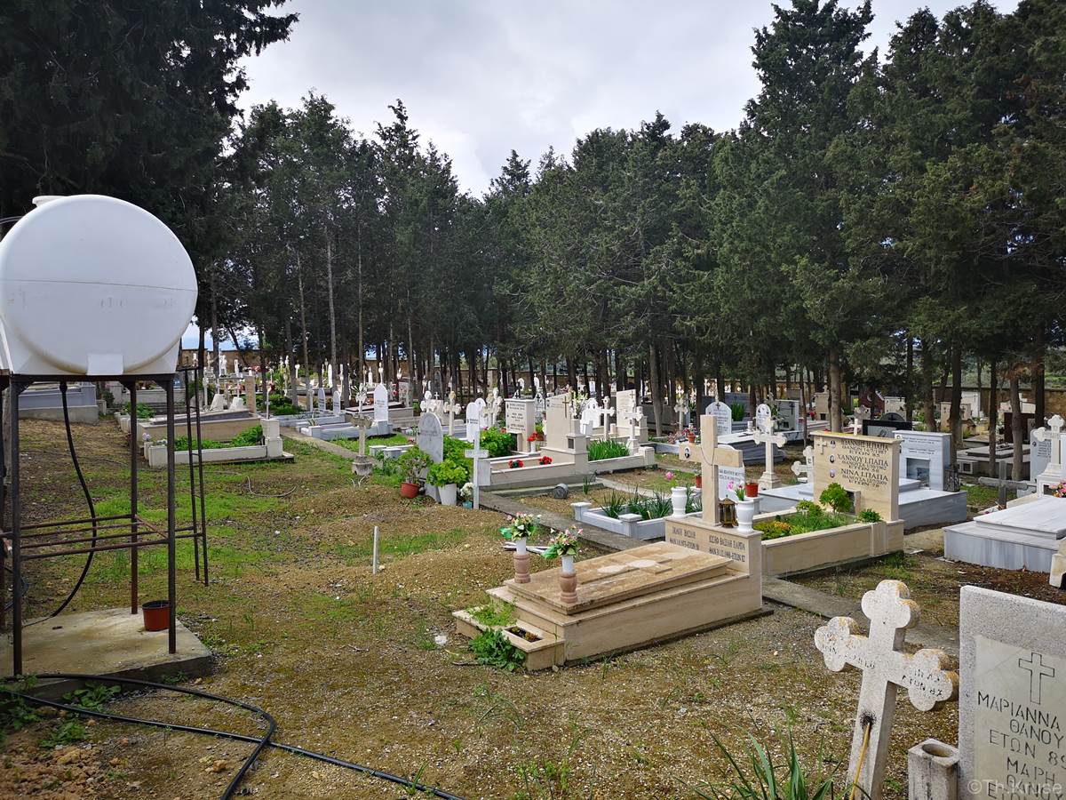 Νέο Μαρωνιτικό Κοιμητήριο Κορμακίτη