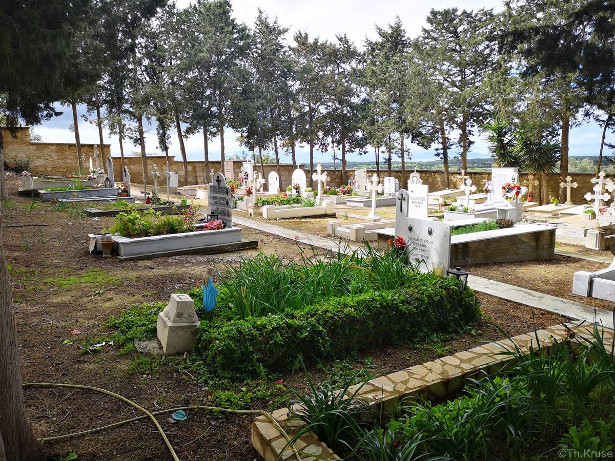 Νέο Μαρωνιτικό Κοιμητήριο Κορμακίτη