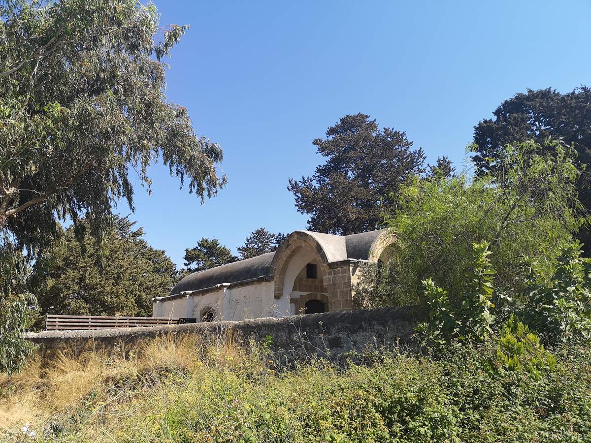 Κοιμητήριο Αγίου Θεοδώρου Λαπήθου