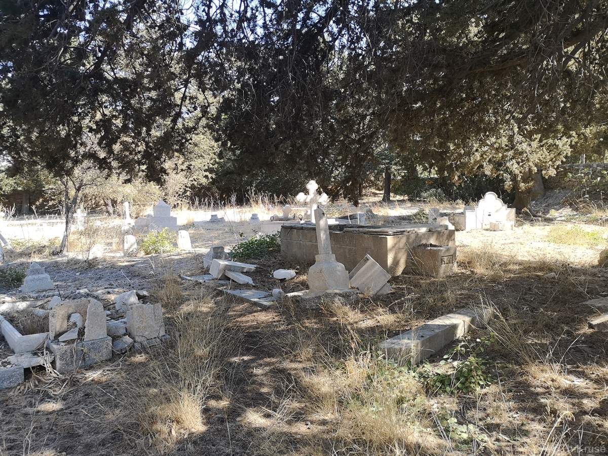 Κοιμητήριο Αγίου Θεοδώρου Λαπήθου