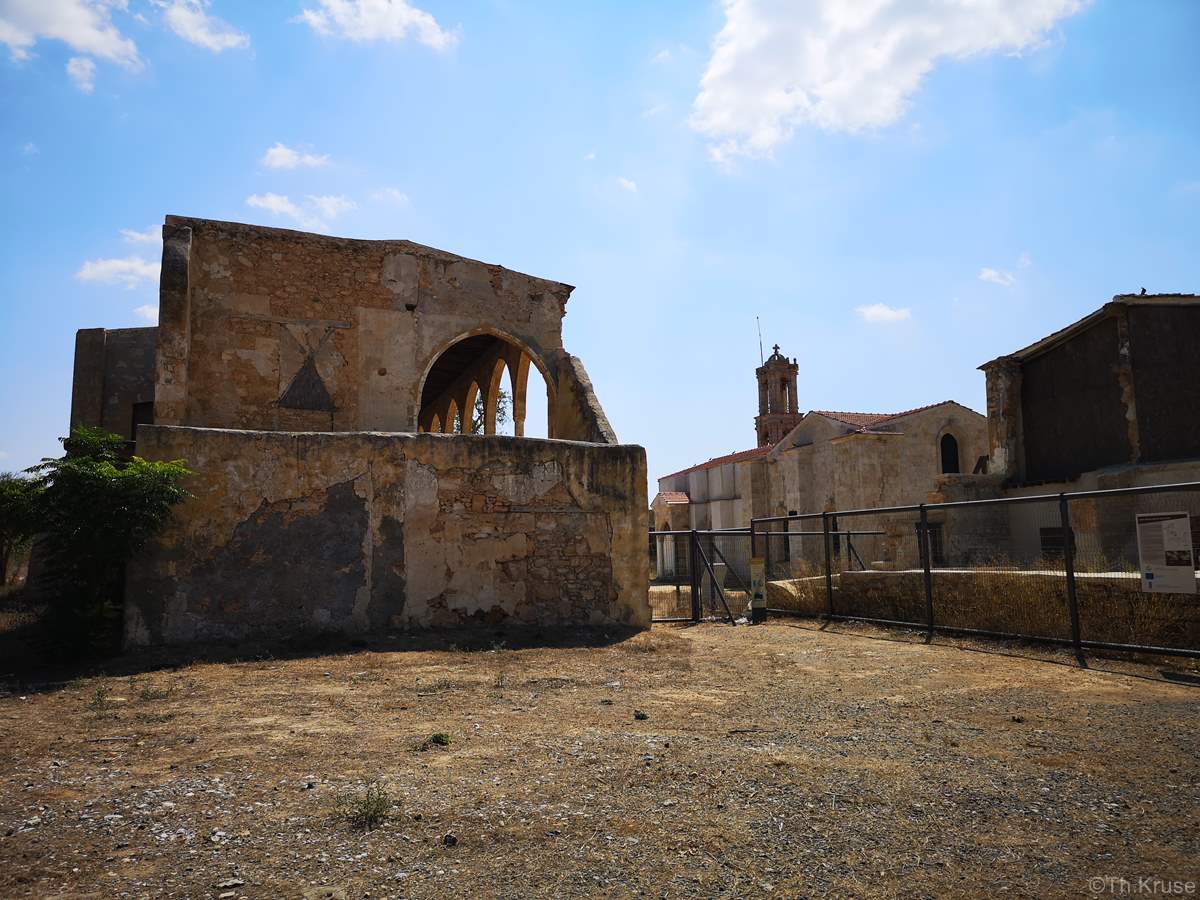 Ιερά Μονή Αγίου Παντελεήμονος Μύρτου